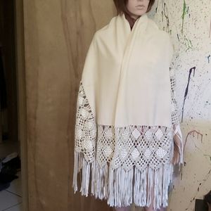 Ladies this is one of the most beautiful Pancho ever 💃🥂💯